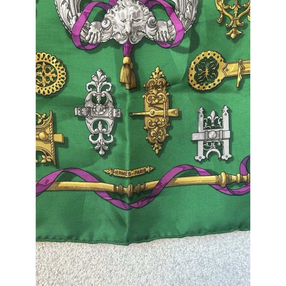 RARE VINTAGE HERMES Silk Scarf "Ferronnerie" - Picture 3 of 4